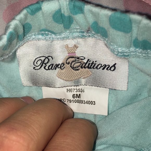 Rare Edition Christmas Outfit for baby girl 💚❤️ - Picture 4 of 4